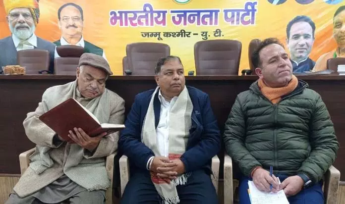 Sat Sharma: एनसी सरकार ने जम्मू-कश्मीर, खासकर कश्मीर क्षेत्र के मतदाताओं को मूर्ख बनाया Sat Sharma: एनसी सरकार ने जम्मू-कश्मीर, खासकर कश्मीर क्षेत्र के मतदाताओं को मूर्ख बनाया