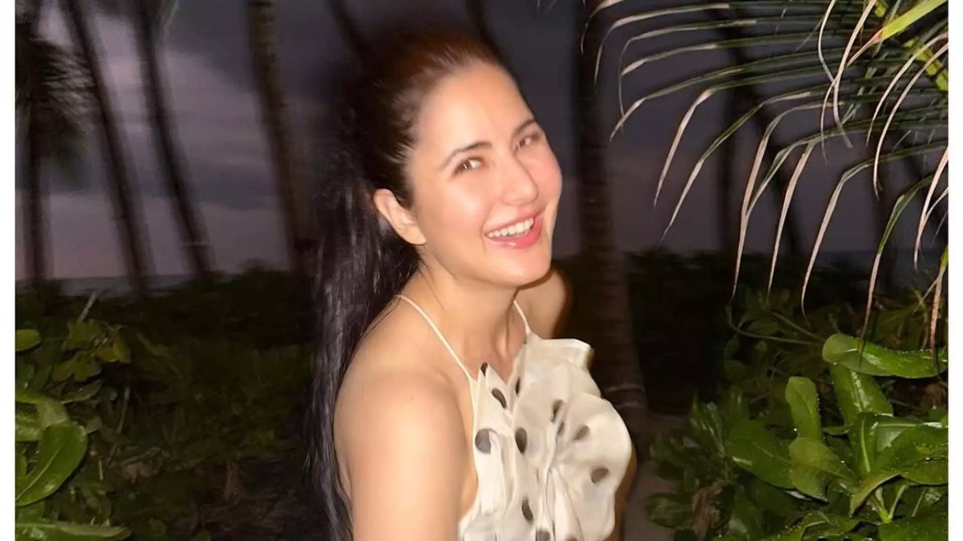 Katrina Kaif ने 1.58 लाख की पोल्का डॉट ड्रेस में स्टाइल से मनाया नया साल Katrina Kaif ने 1.58 लाख की पोल्का डॉट ड्रेस में स्टाइल से मनाया नया साल