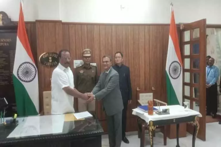 Tripura को तीन साल बाद मुख्य सूचना आयुक्त मिला Tripura को तीन साल बाद मुख्य सूचना आयुक्त मिला