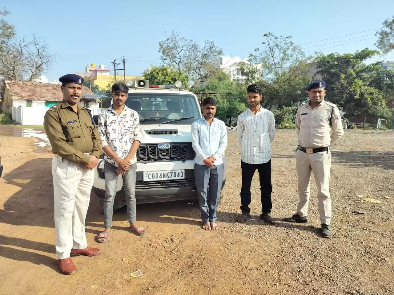 Raipur Breaking: नकली पुलिस को असली पुलिस ने पकड़ा Raipur Breaking: नकली पुलिस को असली पुलिस ने पकड़ा