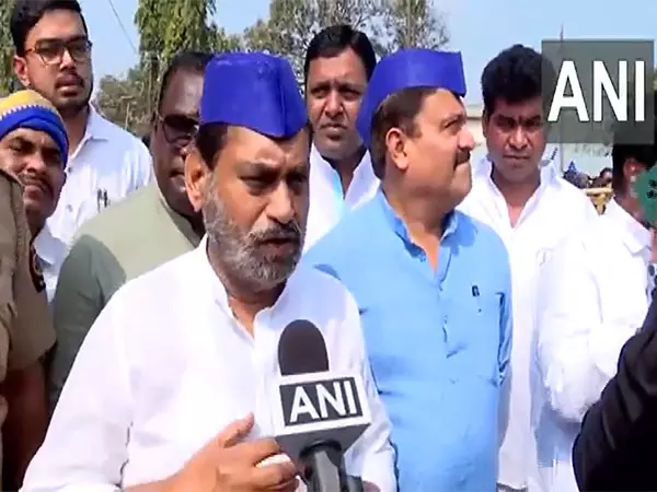 नितिन राउत ने Jalgaon में कानून-व्यवस्था की विफलता के लिए महाराष्ट्र सरकार को जिम्मेदार ठहराया नितिन राउत ने Jalgaon में कानून-व्यवस्था की विफलता के लिए महाराष्ट्र सरकार को जिम्मेदार ठहराया