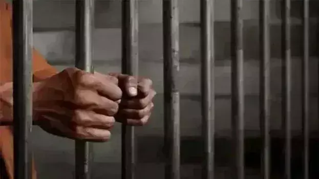 तिरुवनंतपुरम के मूल निवासी ट्यूशन टीचर को 111 साल सश्रम कारावास तिरुवनंतपुरम के मूल निवासी ट्यूशन टीचर को 111 साल सश्रम कारावास