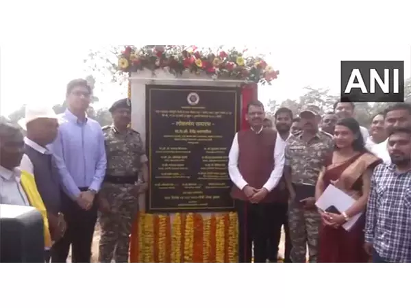 CM फडणवीस ने ताड़गुड़ा में पुल का उद्घाटन किया, गट्टा से वांगेतुरी तक बस सेवा शुरू की CM फडणवीस ने ताड़गुड़ा में पुल का उद्घाटन किया, गट्टा से वांगेतुरी तक बस सेवा शुरू की