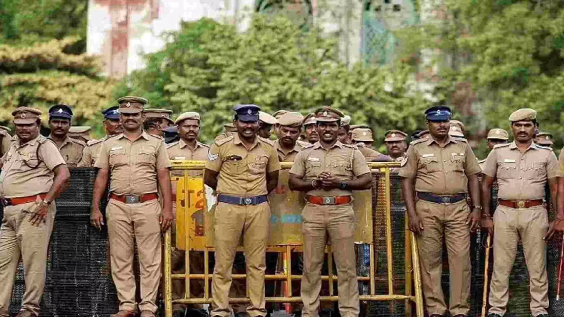 Chennai पुलिस ने 2024 के आखिरी दिन 13 पुलिस कर्मियों को विदाई दी