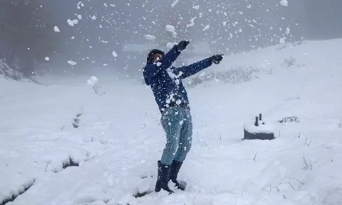 Srinagar: बर्फबारी के कारण ठंड का तापमान कम होने की संभावना मौसम विभाग Srinagar: बर्फबारी के कारण ठंड का तापमान कम होने की संभावना मौसम विभाग