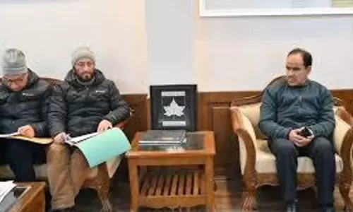 DC Kulgam ने एचएडीपी की डीएलसी बैठक की अध्यक्षता की, 690 मामलों को मंजूरी दी