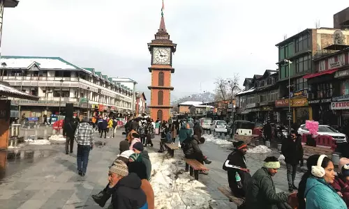 Srinagar : शीत लहर तेज़ हुई