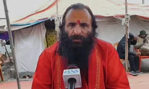 अखाड़ा परिषद के अध्यक्ष रविंद्र पुरी की मांग, शाही स्नान शब्द से शाही को हटाया जाए अखाड़ा परिषद के अध्यक्ष रविंद्र पुरी की मांग, शाही स्नान शब्द से शाही को हटाया जाए