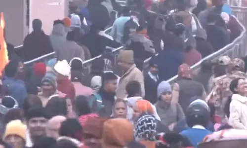 नए साल 2025 का पहला दिन, अयोध्या, उज्जैन और काशी में भगवान का आशीर्वाद लेने लगा भक्तों का तांता, VIDEO नए साल 2025 का पहला दिन, अयोध्या, उज्जैन और काशी में भगवान का आशीर्वाद लेने लगा भक्तों का तांता, VIDEO