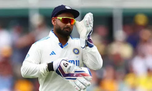 Sunil गावस्कर ने लाइव ऋषभ पंत की लगाई क्लास