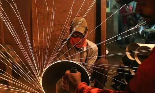 नवंबर में प्रमुख इन्फ्रा सेक्टर की वृद्धि दर घटकर 4.3% रह गई