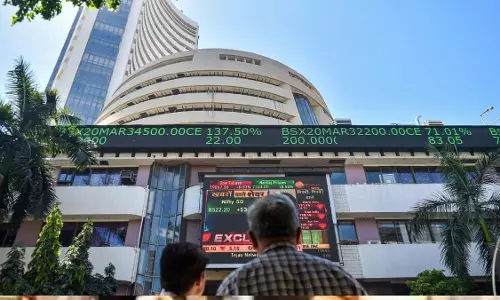 2025 के पहले सत्र में शुरुआती कारोबार में सेंसेक्स, निफ्टी में गिरावट 2025 के पहले सत्र में शुरुआती कारोबार में सेंसेक्स, निफ्टी में गिरावट