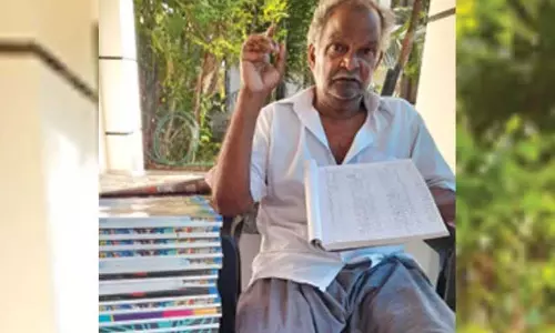 Kerala के एक व्यक्ति ने 7000 साल पुराना कैलेंडर लेकर 2024 को अलविदा कहा Kerala के एक व्यक्ति ने 7000 साल पुराना कैलेंडर लेकर 2024 को अलविदा कहा