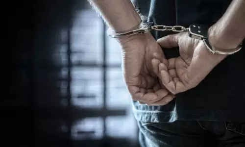 J&K: कटरा रोपवे के खिलाफ प्रदर्शन में हिरासत 18 प्रदर्शनकारियों को प्रशासन ने रिहा किया J&K: कटरा रोपवे के खिलाफ प्रदर्शन में हिरासत 18 प्रदर्शनकारियों को प्रशासन ने रिहा किया