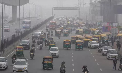 नए साल की पहली सुबह दिल्ली में पारा 7.4 डिग्री सेल्सियस तक
