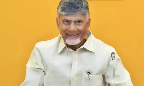 CM Naidu ने लोगों को नए साल के जश्न की शुभकामनाएं दीं CM Naidu ने लोगों को नए साल के जश्न की शुभकामनाएं दीं