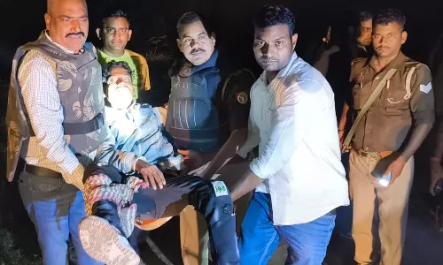 Fatehpur:  फरार चल रहे अपराधी की पुलिस से मुठभेड़, एक के पैर में लगी गोली
