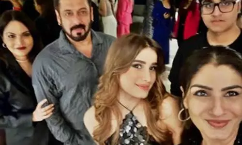 Raveena Tandon ने नए साल पर सलमान खान के साथ पुरानी यादों को साझा की Raveena Tandon ने नए साल पर सलमान खान के साथ पुरानी यादों को साझा की