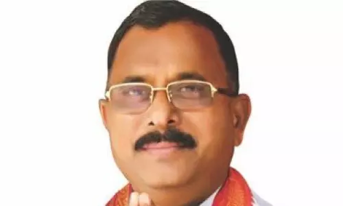 मल्लू रवि ने TTD अनुशंसा पत्रों पर तेलंगाना-आंध्र प्रदेश के मुख्यमंत्रियों को धन्यवाद दिया मल्लू रवि ने TTD अनुशंसा पत्रों पर तेलंगाना-आंध्र प्रदेश के मुख्यमंत्रियों को धन्यवाद दिया