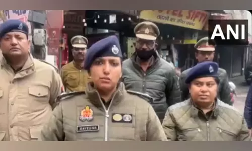 Agra: होटल में पारिवारिक विवाद के चलते परिवार के सदस्यों की हत्या के आरोप में एक व्यक्ति गिरफ्तार