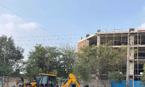 HYDRAA ने हैदराबाद में बनी अवैध संरचनाओं को ढहाया