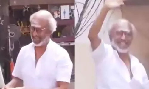 Rajinikanth ने नए साल पर अपने घर के बाहर प्रशंसकों का अभिवादन किया