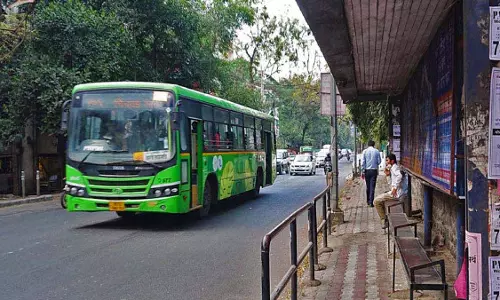 Jalandhar: बस स्टॉप को स्थानांतरित करने के निर्णय को अभी तक लागू नहीं किया