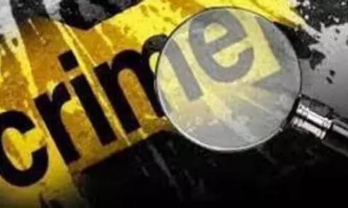 Gorakhpur: ट्रेन से टकराकर लड़की की मौत, पिता ने लगाया छेड़खानी का आरोप