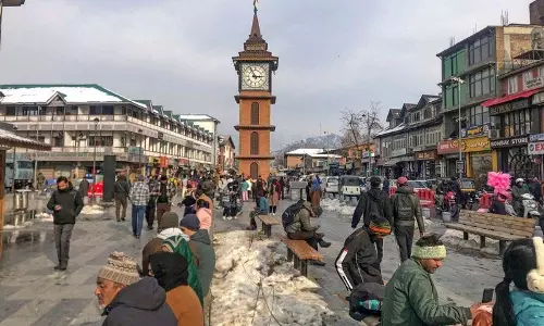 Jammu: घाटी में तापमान हिमांक बिंदु से नीचे, इस सप्ताह और बर्फबारी की संभावना Jammu: घाटी में तापमान हिमांक बिंदु से नीचे, इस सप्ताह और बर्फबारी की संभावना