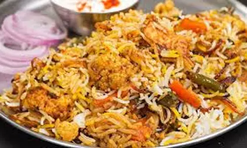 Veg Mughlai Biryani लंच या डिनर में करें ट्राई लाजवाब स्वाद Veg Mughlai Biryani लंच या डिनर में करें ट्राई लाजवाब स्वाद