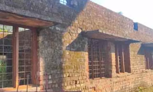 Jalandhar: आठ साल बाद भी नूरमहल स्कूल भवन का निर्माण रुका हुआ Jalandhar: आठ साल बाद भी नूरमहल स्कूल भवन का निर्माण रुका हुआ