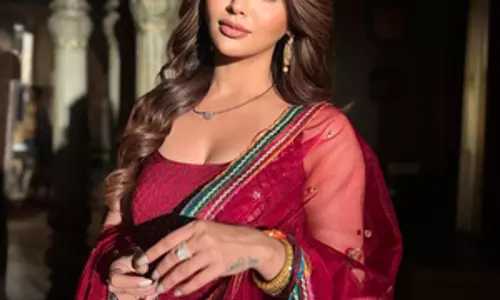 Akanksha Puri डॉन्स एंड डार्लिंग्स में अलग-अलग तरह के किरदार निभाने को लेकर खुद को खुशकिस्मत मानती हैं
