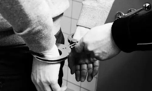 Assam : मोरन में पुलिसकर्मी पर हमला करने के आरोप