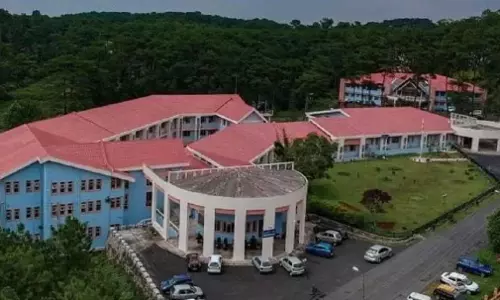 Meghalaya : चल रहे विरोध प्रदर्शनों के बीच एनईएचयू के कुलपति ने छुट्टी बढ़ाई Meghalaya : चल रहे विरोध प्रदर्शनों के बीच एनईएचयू के कुलपति ने छुट्टी बढ़ाई
