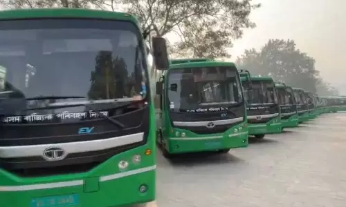 Assam : नए साल पर गुवाहाटी को मिलीं 56 नई एसी बसें, ISBT भी