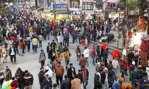 Manali में पर्यटकों की आमद में उछाल के साथ नए साल का स्वागत