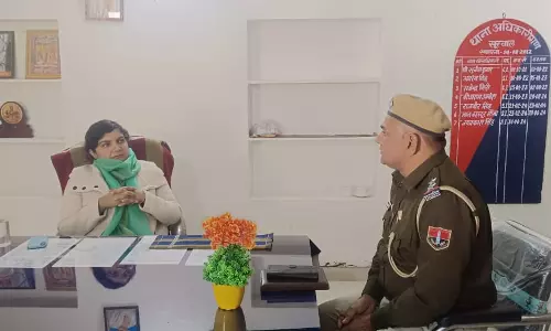 Madhupur: सूरवाल थाने का जिला कलेक्टर ने किया औचक निरीक्षण