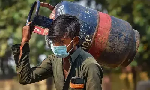सस्ता हो रहा LPG सिलेंडर