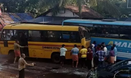 Kannur में बस पलटने से 1 की मौत, 15 स्कूली छात्र घायल