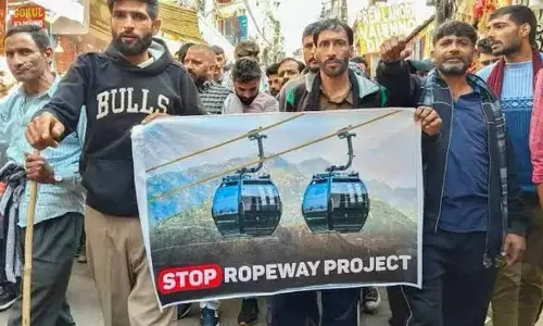 Katra रोपवे के खिलाफ प्रदर्शन में हिरासत में लिए,18 प्रदर्शनकारियों रिहा किया Katra रोपवे के खिलाफ प्रदर्शन में हिरासत में लिए,18 प्रदर्शनकारियों रिहा किया