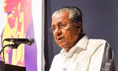 देवस्वोम बोर्ड : पुरुष श्रद्धालुओं की वस्त्र प्रथा में बदलाव की योजना पर हो रहा विचार देवस्वोम बोर्ड : पुरुष श्रद्धालुओं की वस्त्र प्रथा में बदलाव की योजना पर हो रहा विचार