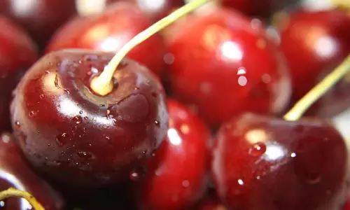 क्या आप जानते हैं Cherries खाने के अद्भुत लाभ