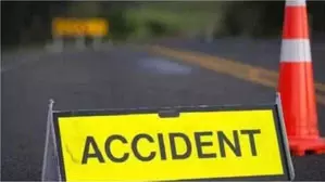 मथुरा : कार ने परिक्रमा कर रही महिला श्रद्धालु को रौंदा, मौके पर मौत मथुरा : कार ने परिक्रमा कर रही महिला श्रद्धालु को रौंदा, मौके पर मौत