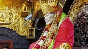 Shirdi:  नए साल के मौके पर एक भक्त ने साईं बाबा के चरणों में 203 ग्राम वजन का चढ़ाया सोने का हार