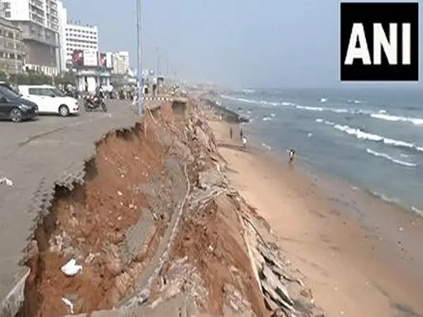 Andhra: गोकुल पार्क के पास चिल्ड्रन पार्क की 250 मीटर की ज़मीन धंस गई