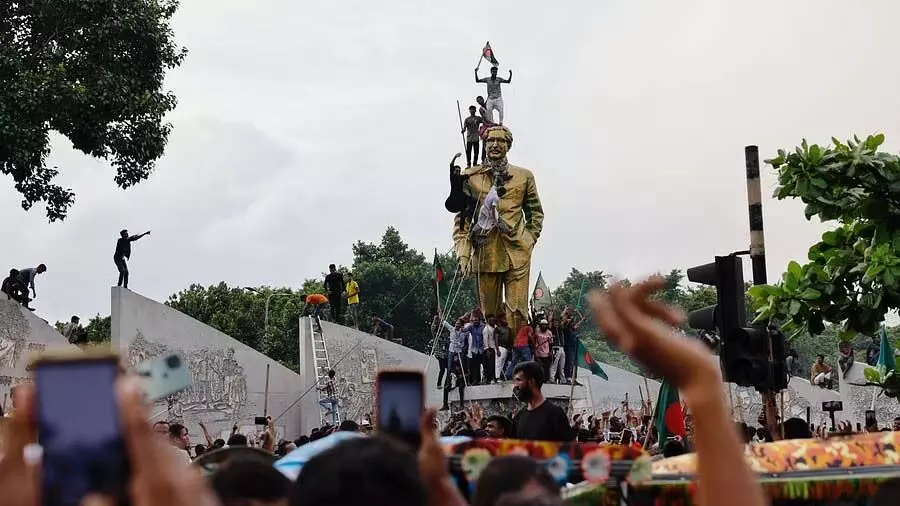 Bangladesh की नई पाठ्यपुस्तकों में बदलाव, मुजीबुर रहमान अब राष्ट्रपिता नहीं