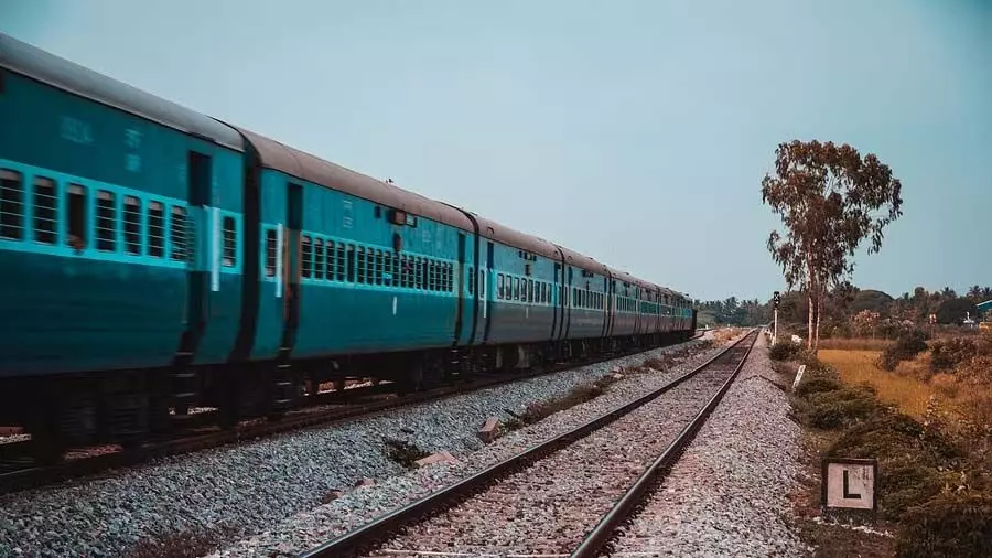 Dakshin Express ट्रेन में व्यक्ति की हत्या, 4 हिरासत में लिए गए