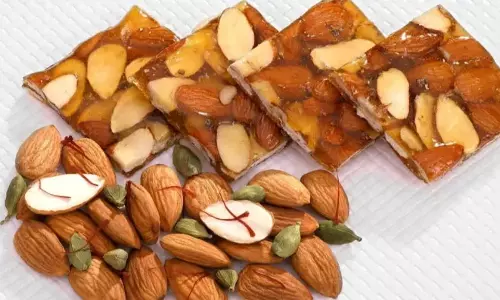 Badam Chikki Recipe: सर्दियों में स्वाद और सेहत का बेहतरीन कॉम्बिनेशन है बादाम चिक्की रेसिपी