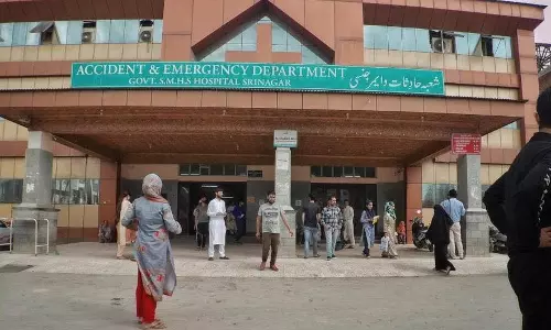 GMC Srinagar ने रोगी देखभाल सेवा वितरण को बढ़ाने के लिए क्यूआर-आधारित फीडबैक प्रणाली शुरू की