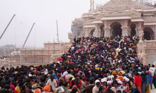 साल के पहले दिन ही रामनगरी अयोध्या में उमड़ा जनसैलाब साल के पहले दिन ही रामनगरी अयोध्या में उमड़ा जनसैलाब